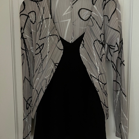 Issey Miyake Pleats Please Other - Issey Miyake Pleats Please Cardigan, Size 5, Gray with Abstract Design.